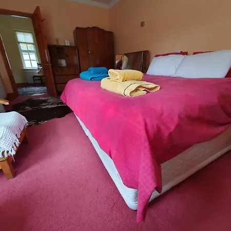 Lily's Place - Up To 4 Persons Апартаменты *